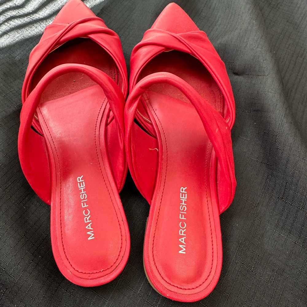 Red Marc fisher mule - Picture 3 of 5
